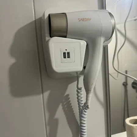 Bakalli Rooms1 דירה